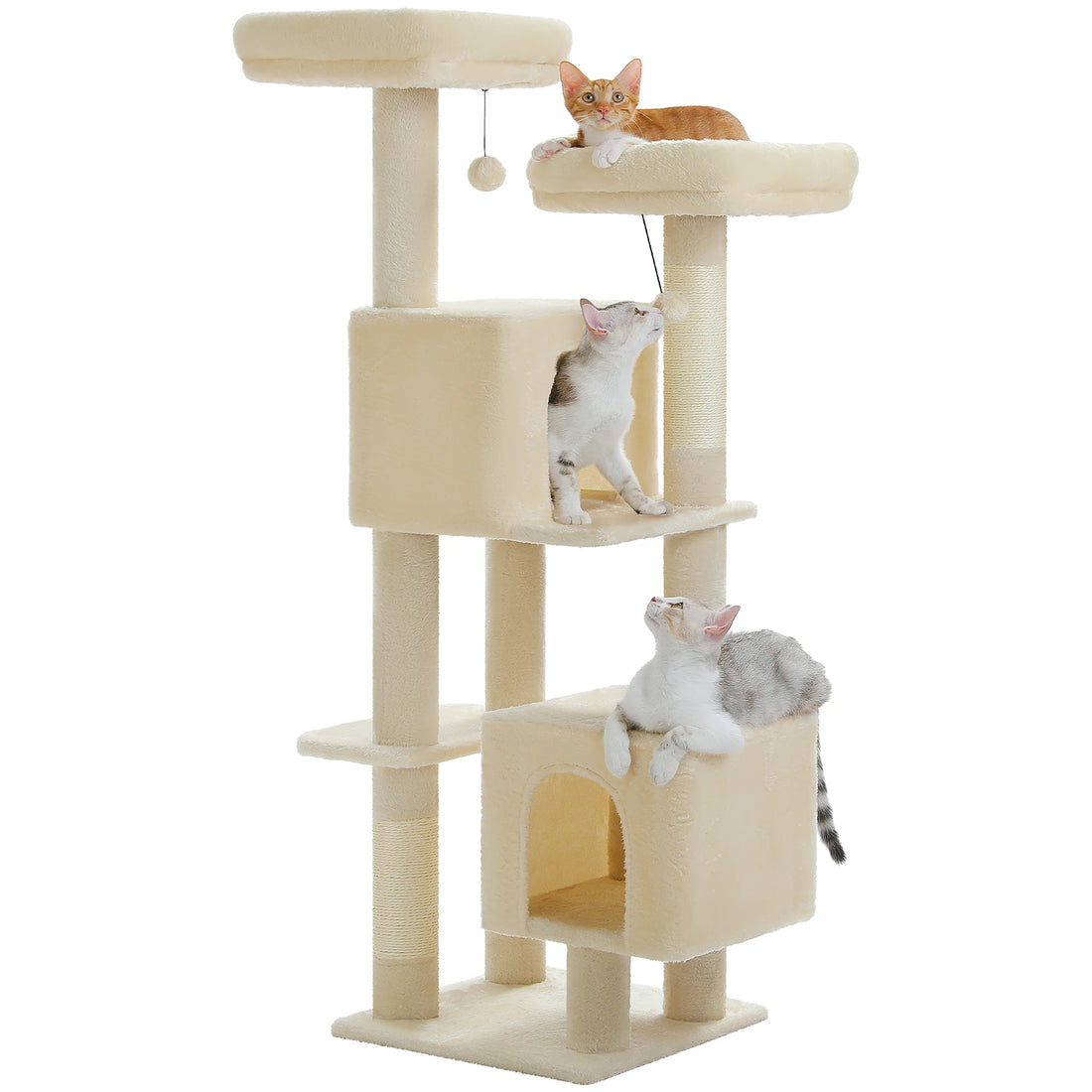 Meuble à chat beige sur fond blanc, chat roux sur le plateau du haut