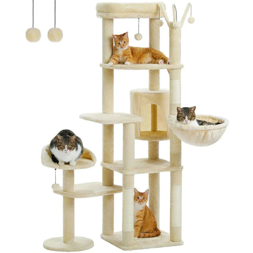 Arbre à chat géant beige à plusieurs niveaux avec hamac, niche et quatre chats installés dessus