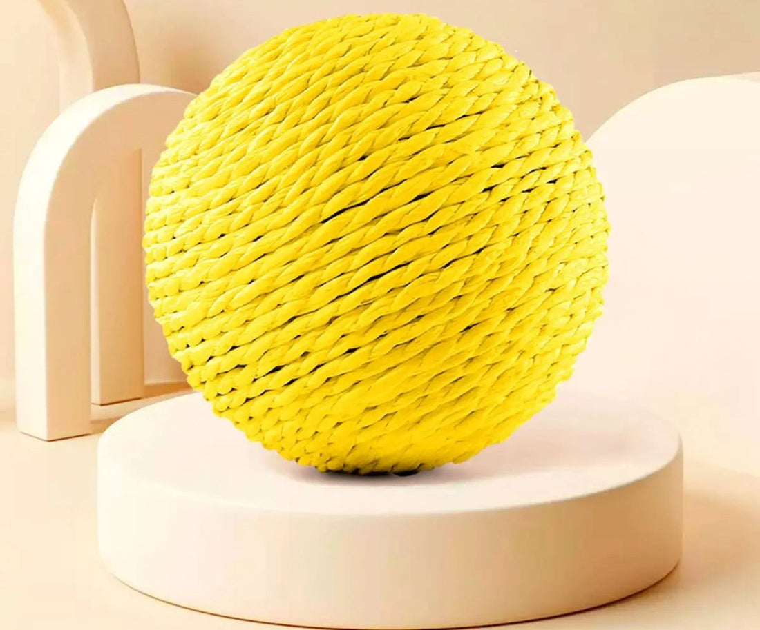 Sisal scratching ball for cats, yellow
