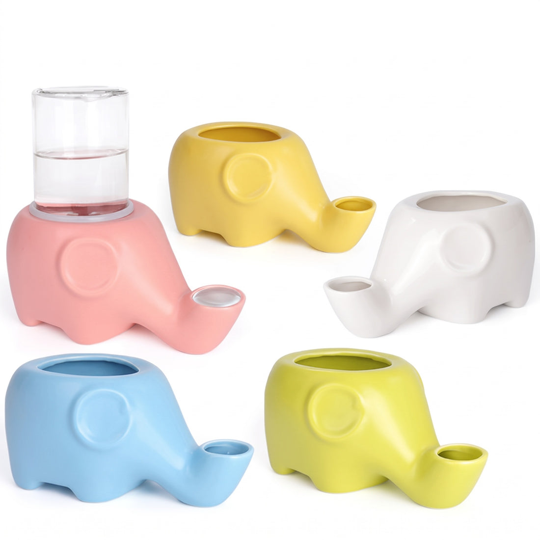 Cinq abreuvoirs éléphant en céramique rose, jaune, blanc, bleu et vert anis, le rose avec son réservoir rempli d'eau