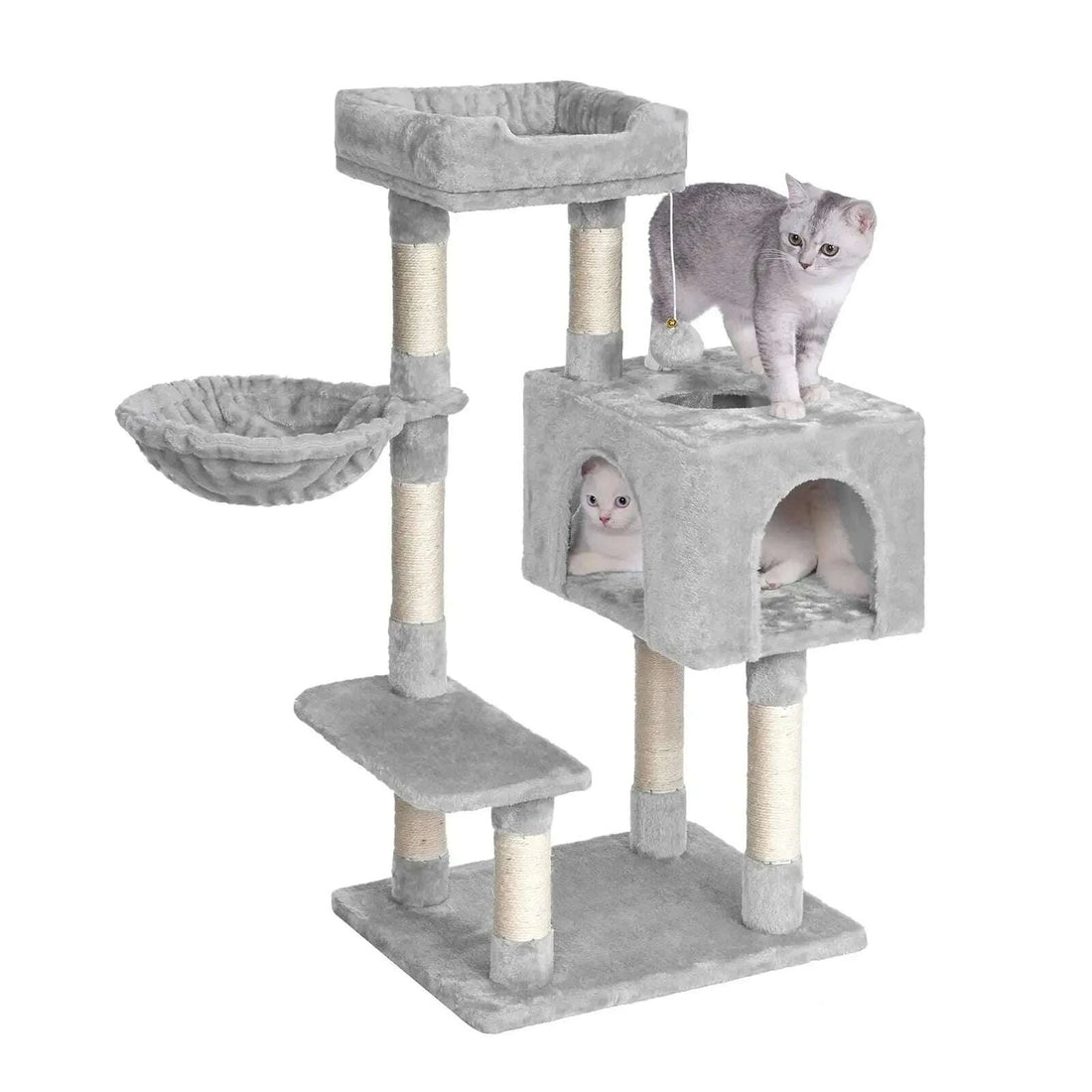 Petit arbre à chat gris clair avec niche, hamac, plateformes et un chat gris perché dessus