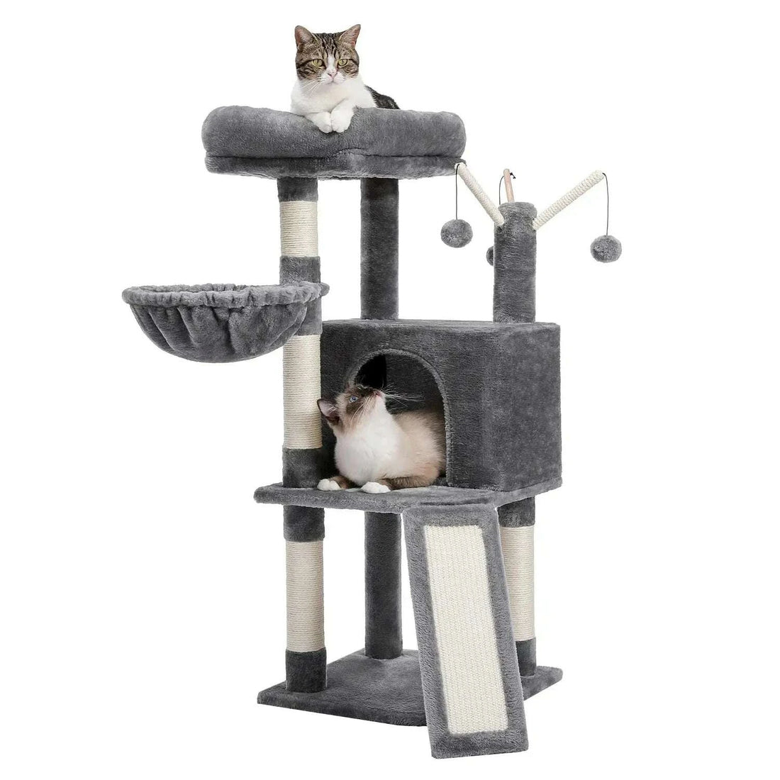 Arbre à chat gris clair en peluche, poteaux en sisal, hamac et niche, avec un chat tigré en haut et un siamois en bas