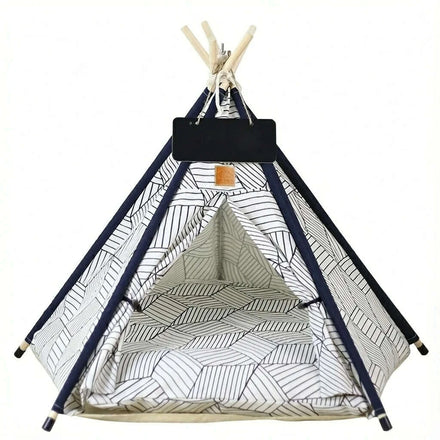 Tipi pour chat en toile blanche à motifs géométriques, mâts en bois et petite ardoise