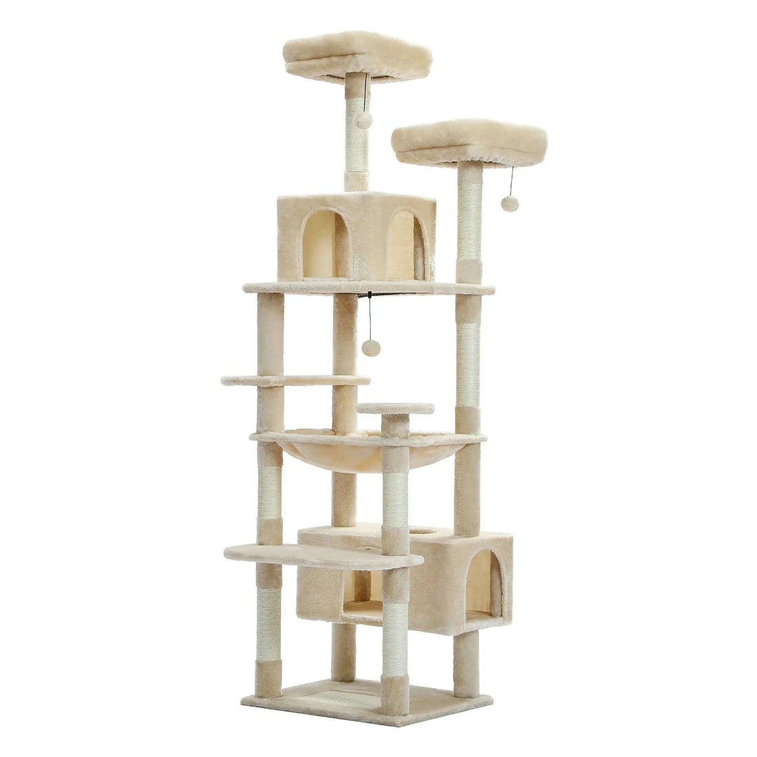 Meuble griffoir pour chat beige à plusieurs étages, vu en entier sur fond blanc, avec niches, hamac et petites balles