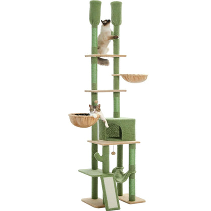Arbre à chat cactus vert sol-plafond avec paniers, niche, hamac et deux chats, sur fond blanc