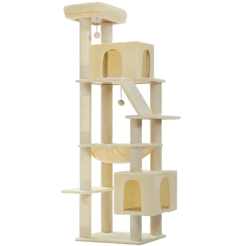 Arbre à chat vide de couleur crème sur fond blanc, avec deux niches, hamac, rampe en sisal et balles suspendues