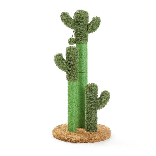 Griffoir cactus à trois poteaux en sisal vert, base ronde en peluche beige, balle suspendue, sur fond blanc