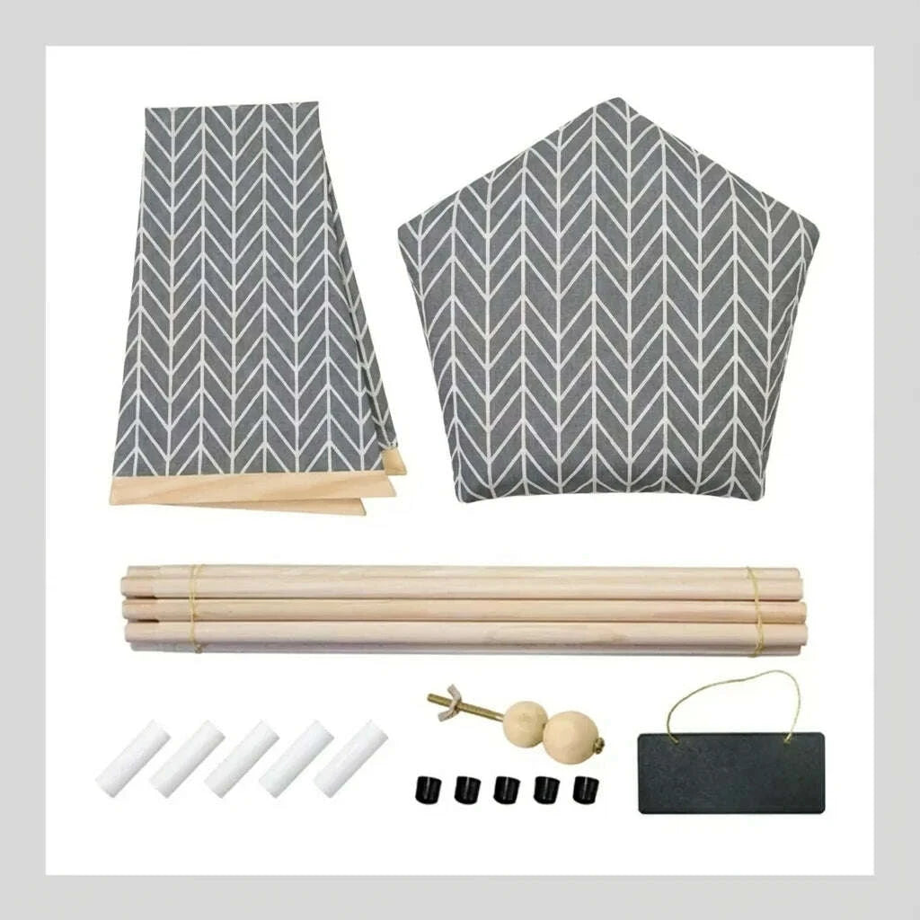 Kit à monter du tipi pour chat : toile, coussin pentagonal, cinq mâts en bois, embouts, boule de fixation et ardoise